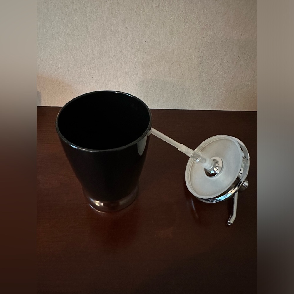 2 pc Bathroom Accessory Set - Picture 4 of 8